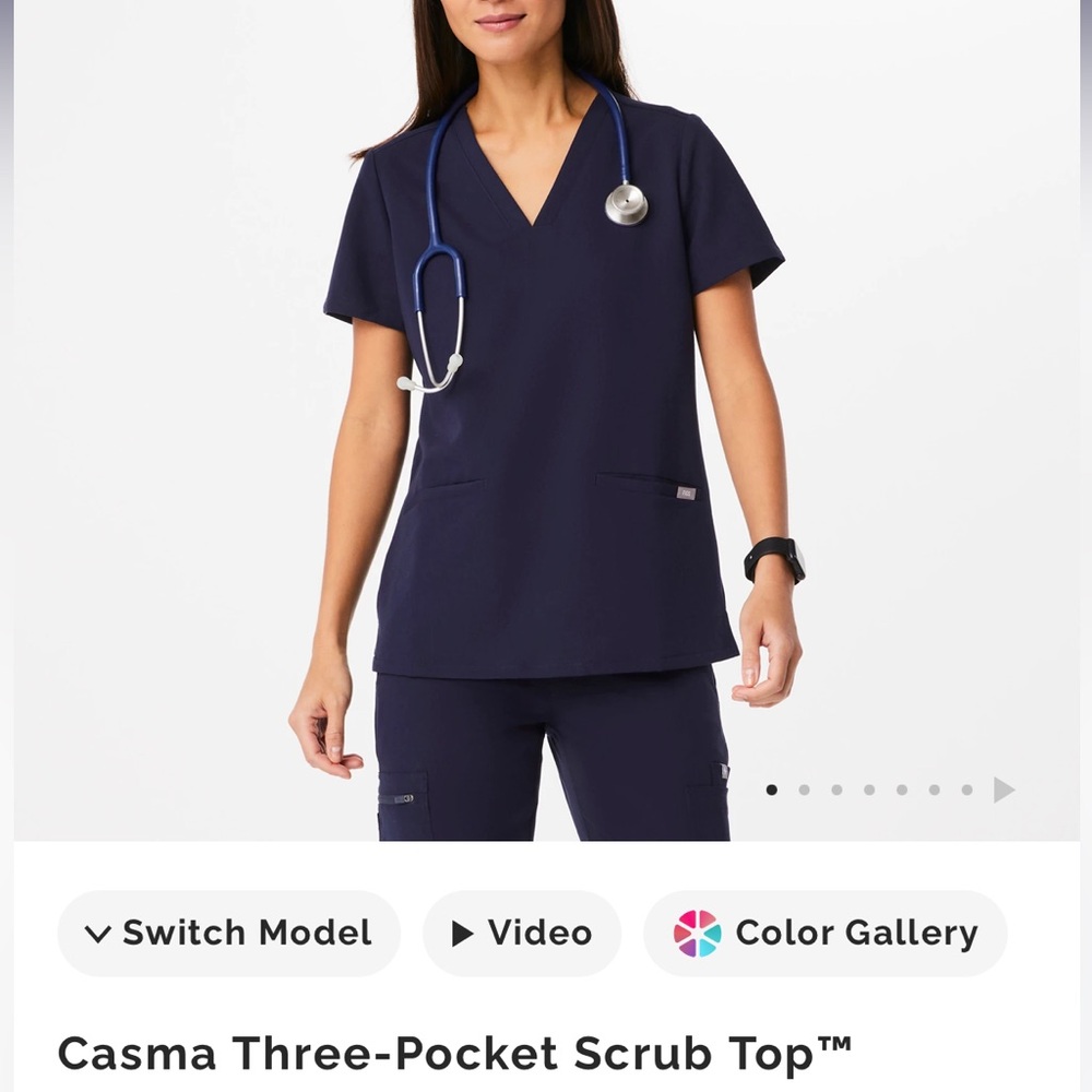 FIGS Threw Pocket Scrub Top